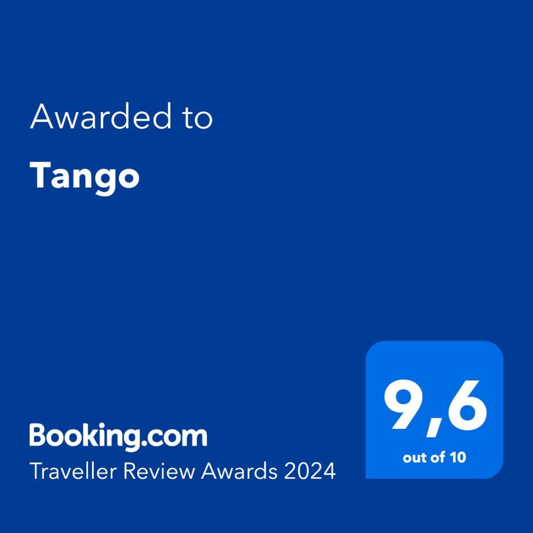 דירות סיטגס Tango מראה חיצוני תמונה